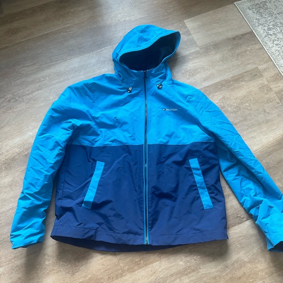 Tommy Hilfiger Other - Tommy Hilfiger rain jacket windbreaker men large